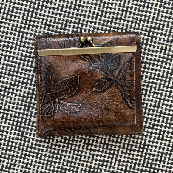 Patricia Nash Bark Leaves Rieti Leather Wallet - Picture 2 of 8